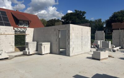 Zwei Mehrfamilienhäuser mit je vier Wohneinheiten